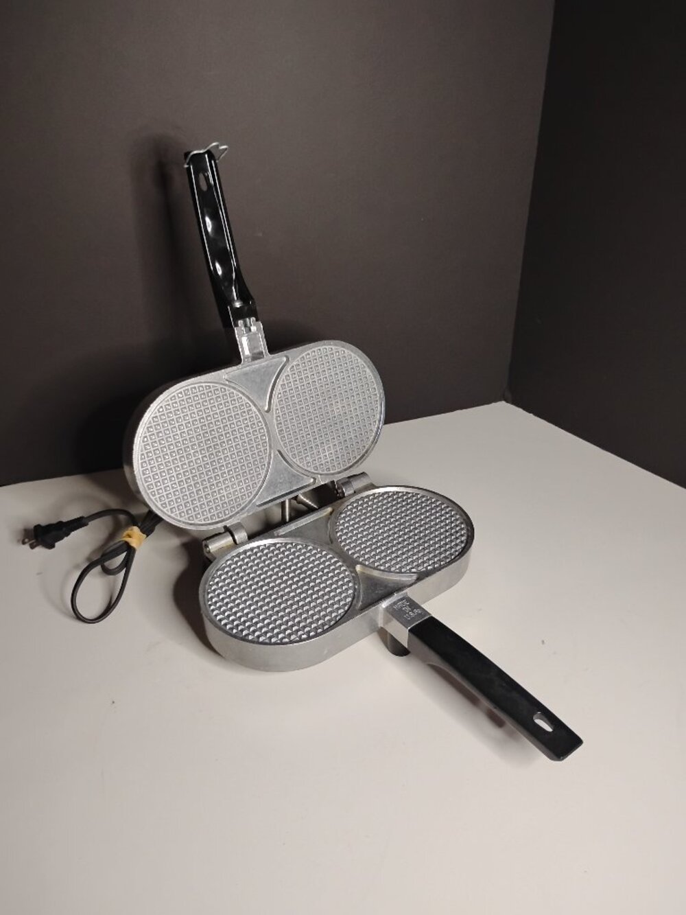 Palmer MFG Electric Belgian Cookie Iron Made In USA